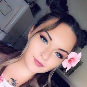 Meet your Posher, Niki